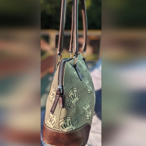 Dooney & Burke✨RARE✨ Donegal Crest Logo Collection Satchel in Canvas & Leather - Picture 9 of 10